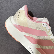 Ad Adizero Evo SL 阿迪超轻透气缓震跑鞋 以令人难以置信的138克重量,刷新了跑鞋轻量化的记录,阿迪在材 Ad Adizero Evo SL 阿迪超轻透气缓震跑鞋 以令人难以置信的138克重量,刷新了跑鞋轻量化的记录,阿迪在材