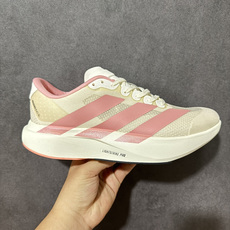 Ad Adizero Evo SL 阿迪超轻透气缓震跑鞋 以令人难以置信的138克重量,刷新了跑鞋轻量化的记录,阿迪在材 Ad Adizero Evo SL 阿迪超轻透气缓震跑鞋 以令人难以置信的138克重量,刷新了跑鞋轻量化的记录,阿迪在材
