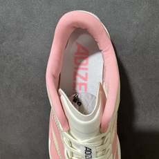 Ad Adizero Evo SL 阿迪超轻透气缓震跑鞋 以令人难以置信的138克重量,刷新了跑鞋轻量化的记录,阿迪在材 Ad Adizero Evo SL 阿迪超轻透气缓震跑鞋 以令人难以置信的138克重量,刷新了跑鞋轻量化的记录,阿迪在材