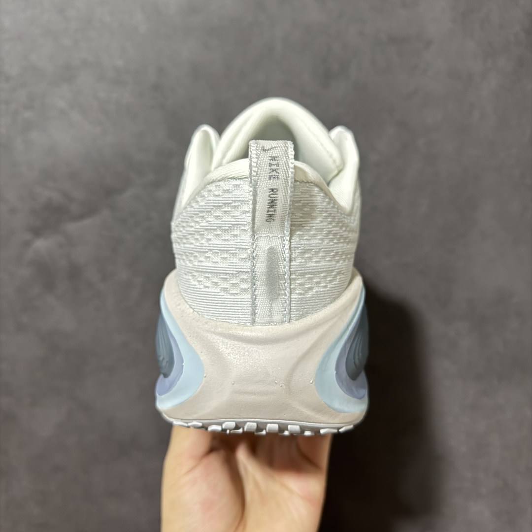 Nike Air Zoom Vomero Plus 登月网面厚底气垫跑鞋 货号：HV8150-111 尺码：36-46带