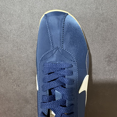 Nike Moon Shoe OG Summit 耐克 柔软舒适防滑耐磨 低帮休闲板鞋 货号:IW0955-400 尺码 Nike Moon Shoe OG Summit 耐克 柔软舒适防滑耐磨 低帮休闲板鞋 货号:IW0955-400 尺码