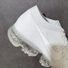 耐克(NIKE)Air VaporMax Flyknit 轻盈透气针织男气垫跑步鞋 回弹缓冲休闲鞋 防滑 减震 耐磨 轻 耐克(NIKE)Air VaporMax Flyknit 轻盈透气针织男气垫跑步鞋 回弹缓冲休闲鞋 防滑 减震 耐磨 轻