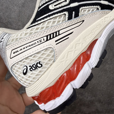 Asics Gel Kayano 12.1 亚瑟士卡亚诺12.1代系列低帮轻量缓震休闲运动跑步鞋 采用环保太空合成革配合 Asics Gel Kayano 12.1 亚瑟士卡亚诺12.1代系列低帮轻量缓震休闲运动跑步鞋 采用环保太空合成革配合
