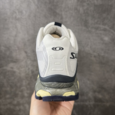 Salomon萨洛蒙 XT-4 OG 户外越野跑鞋 鞋面采用SENSIFIT贴合技术 全方位贴合包裹脚型 鞋跟部鞋底牵引 Salomon萨洛蒙 XT-4 OG 户外越野跑鞋 鞋面采用SENSIFIT贴合技术 全方位贴合包裹脚型 鞋跟部鞋底牵引