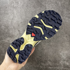Salomon萨洛蒙 XT-4 OG 户外越野跑鞋 鞋面采用SENSIFIT贴合技术 全方位贴合包裹脚型 鞋跟部鞋底牵引 Salomon萨洛蒙 XT-4 OG 户外越野跑鞋 鞋面采用SENSIFIT贴合技术 全方位贴合包裹脚型 鞋跟部鞋底牵引