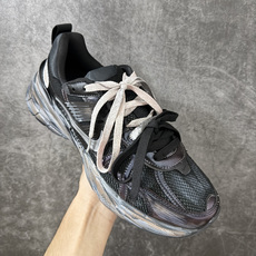 Nike V2K Run 减震防滑复古低帮跑步鞋 #鞋款被命名为 Runtekk 设计上借鉴了 2000 年的跑鞋风格 Nike V2K Run 减震防滑复古低帮跑步鞋 #鞋款被命名为 Runtekk 设计上借鉴了 2000 年的跑鞋风格