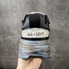 Nike V2K Run 减震防滑复古低帮跑步鞋 #鞋款被命名为 Runtekk 设计上借鉴了 2000 年的跑鞋风格 Nike V2K Run 减震防滑复古低帮跑步鞋 #鞋款被命名为 Runtekk 设计上借鉴了 2000 年的跑鞋风格