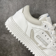 OFF-WHITE 3.0 Off Court 小牛皮 圆头系带 低帮休闲休闲鞋 标签的独特风格上脚就是焦点 外观很有设 OFF-WHITE 3.0 Off Court 小牛皮 圆头系带 低帮休闲休闲鞋 标签的独特风格上脚就是焦点 外观很有设