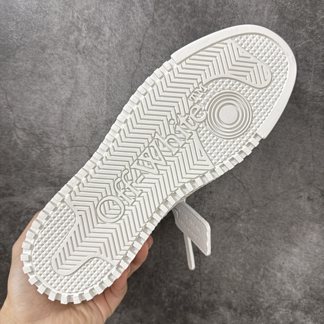 OFF-WHITE 3.0 Off Court 小牛皮 圆头系带 低帮休闲休闲鞋 标签的独特风格上脚就是焦点 外观很有设 OFF-WHITE 3.0 Off Court 小牛皮 圆头系带 低帮休闲休闲鞋 标签的独特风格上脚就是焦点 外观很有设