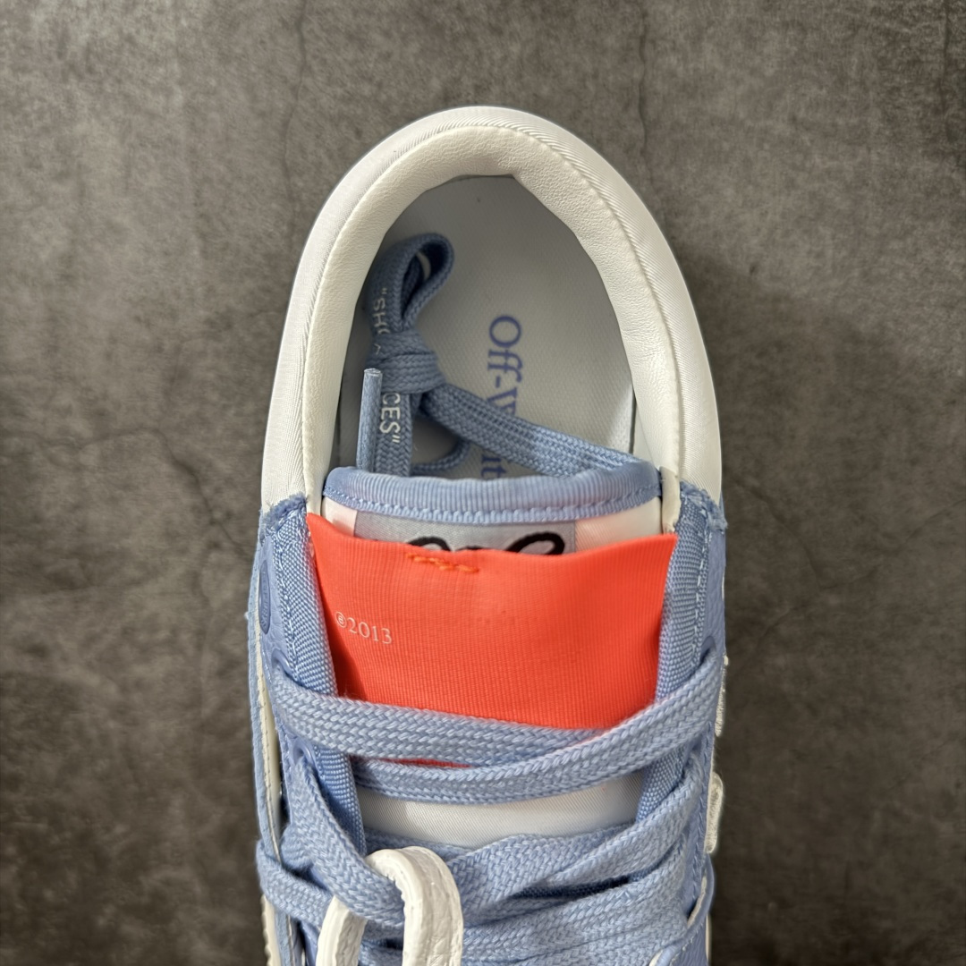 OFF-WHITE 3.0 Off Court 小牛皮 圆头系带 低帮休闲休闲鞋 标签的独特风格上脚就是焦点 外观很有设