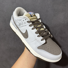 Nike SB Dunk Low高端定制 今年最流行配色搭配 浮尘序 海外潮流爆款 低帮 复古 减震 防滑 耐磨 篮球鞋 Nike SB Dunk Low高端定制 今年最流行配色搭配 浮尘序 海外潮流爆款 低帮 复古 减震 防滑 耐磨 篮球鞋