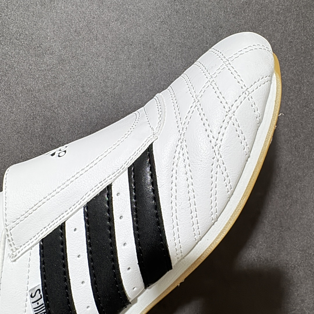 阿迪达斯 ADIDAS ORIGINALS TAEKWONDO 时尚百搭 防滑 低帮 训练鞋 男女款 银黑色德训鞋 潮运 阿迪达斯 ADIDAS ORIGINALS TAEKWONDO 时尚百搭 防滑 低帮 训练鞋 男女款 银黑色德训鞋 潮运