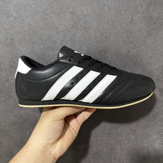 阿迪达斯 ADIDAS ORIGINALS TAEKWONDO 时尚百搭 防滑 低帮 训练鞋 男女款 银黑色德训鞋 潮运 阿迪达斯 ADIDAS ORIGINALS TAEKWONDO 时尚百搭 防滑 低帮 训练鞋 男女款 银黑色德训鞋 潮运