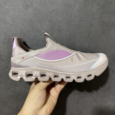 On昂跑 Cloud X 4 户外街头机能风跑步鞋 Cloud Hi Edge户外机能融合街头潮流 越界开启全新都市探索 On昂跑 Cloud X 4 户外街头机能风跑步鞋 Cloud Hi Edge户外机能融合街头潮流 越界开启全新都市探索