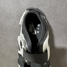 Nike Air Rift 阿迪系列生活休闲鞋 #将芭蕾平底鞋的优雅与独特的分趾设计相结合,并配备 Nike Air 缓 Nike Air Rift 阿迪系列生活休闲鞋 #将芭蕾平底鞋的优雅与独特的分趾设计相结合,并配备 Nike Air 缓