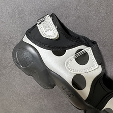 Nike Air Rift 阿迪系列生活休闲鞋 #将芭蕾平底鞋的优雅与独特的分趾设计相结合,并配备 Nike Air 缓 Nike Air Rift 阿迪系列生活休闲鞋 #将芭蕾平底鞋的优雅与独特的分趾设计相结合,并配备 Nike Air 缓