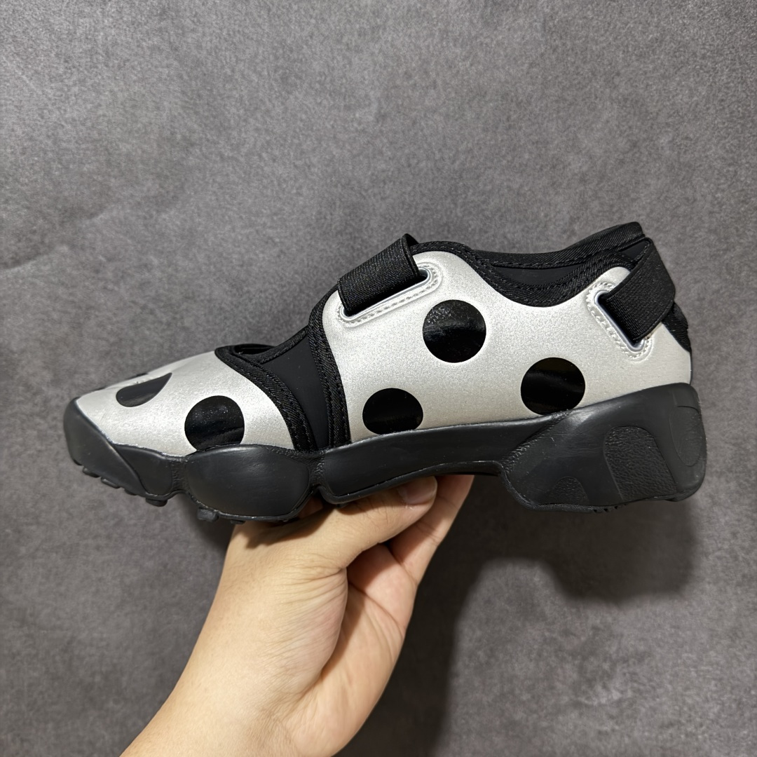 Nike Air Rift 阿迪系列生活休闲鞋 #将芭蕾平底鞋的优雅与独特的分趾设计相结合,并配备 Nike Air 缓 Nike Air Rift 阿迪系列生活休闲鞋 #将芭蕾平底鞋的优雅与独特的分趾设计相结合,并配备 Nike Air 缓