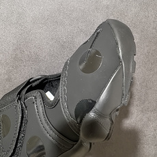 Nike Air Rift 阿迪系列生活休闲鞋 #将芭蕾平底鞋的优雅与独特的分趾设计相结合,并配备 Nike Air 缓 Nike Air Rift 阿迪系列生活休闲鞋 #将芭蕾平底鞋的优雅与独特的分趾设计相结合,并配备 Nike Air 缓