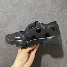 Nike Air Rift 阿迪系列生活休闲鞋 #将芭蕾平底鞋的优雅与独特的分趾设计相结合,并配备 Nike Air 缓 Nike Air Rift 阿迪系列生活休闲鞋 #将芭蕾平底鞋的优雅与独特的分趾设计相结合,并配备 Nike Air 缓