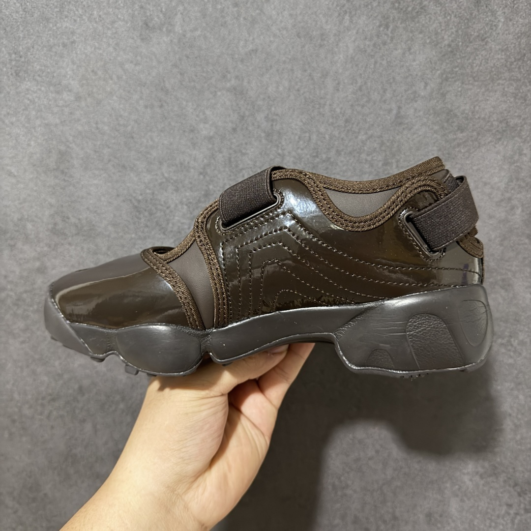 Nike Air Rift 阿迪系列生活休闲鞋 #将芭蕾平底鞋的优雅与独特的分趾设计相结合,并配备 Nike Air 缓 Nike Air Rift 阿迪系列生活休闲鞋 #将芭蕾平底鞋的优雅与独特的分趾设计相结合,并配备 Nike Air 缓