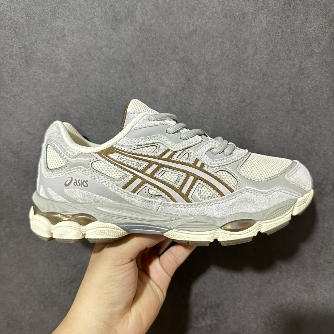 【公司级】Asics Gel-NYC G亚瑟士运动休闲透气专业跑鞋 1203A383-114  #鞋面采用反绒皮与网布拼接 透气舒适兼具休闲时尚 结合简明的配色 展现品牌的传承及引领复古流行的主题 虎爪造型的LOGO  #鞋身稳定包裹系统 支撑鞋身 经典宽大鞋型配备防偏移设计提升包裹性 穿着舒适鞋面透气孔设计 提供透气性  尺码：36 37 37.5 38 39 39.5 40 40.5 41.5 42 42.5 43.5 44 45 46-选品中心