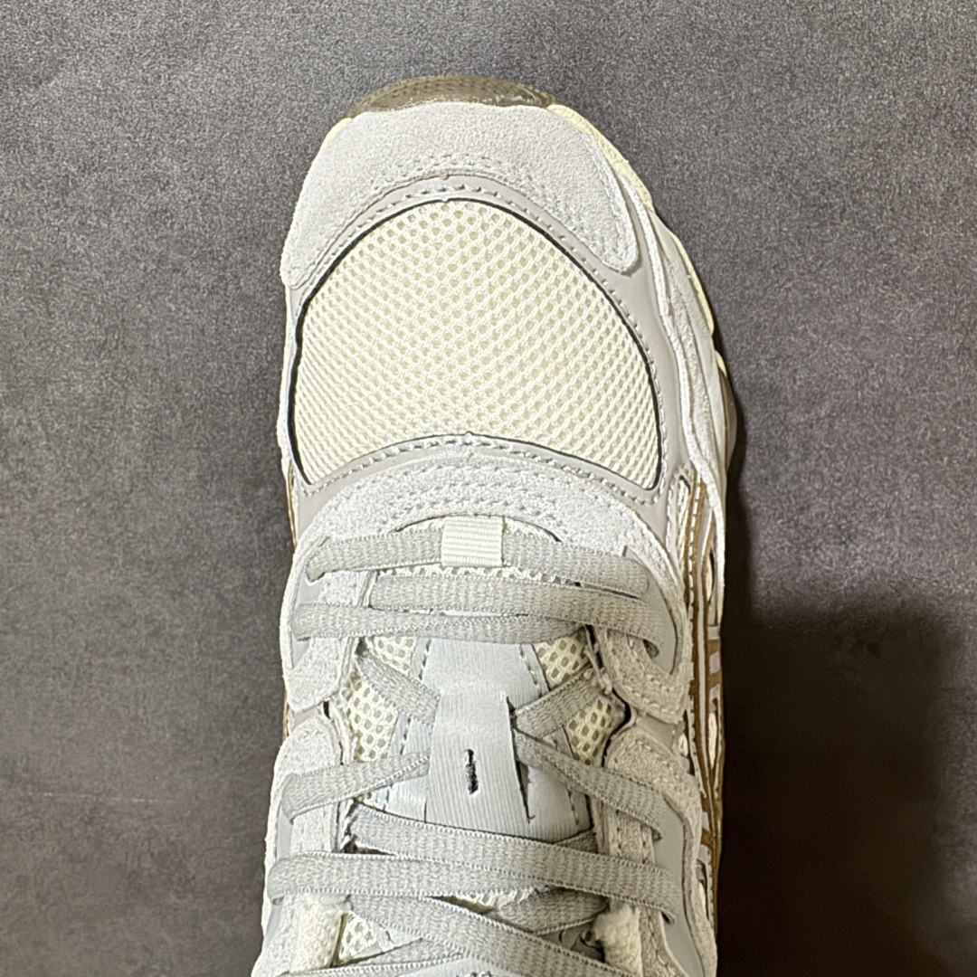 图片[5]-【公司级】Asics Gel-NYC G亚瑟士运动休闲透气专业跑鞋 1203A383-114  #鞋面采用反绒皮与网布拼接 透气舒适兼具休闲时尚 结合简明的配色 展现品牌的传承及引领复古流行的主题 虎爪造型的LOGO  #鞋身稳定包裹系统 支撑鞋身 经典宽大鞋型配备防偏移设计提升包裹性 穿着舒适鞋面透气孔设计 提供透气性  尺码：36 37 37.5 38 39 39.5 40 40.5 41.5 42 42.5 43.5 44 45 46-选品中心