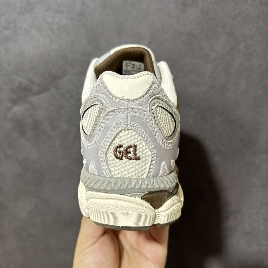 图片[4]-【公司级】Asics Gel-NYC G亚瑟士运动休闲透气专业跑鞋 1203A383-114  #鞋面采用反绒皮与网布拼接 透气舒适兼具休闲时尚 结合简明的配色 展现品牌的传承及引领复古流行的主题 虎爪造型的LOGO  #鞋身稳定包裹系统 支撑鞋身 经典宽大鞋型配备防偏移设计提升包裹性 穿着舒适鞋面透气孔设计 提供透气性  尺码：36 37 37.5 38 39 39.5 40 40.5 41.5 42 42.5 43.5 44 45 46-选品中心