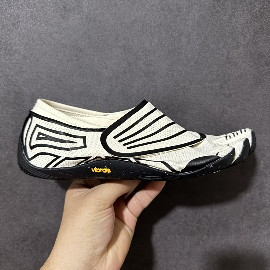 特价【公司级】Vibram GroundSplay 健身赤足深蹲支撑速干运动五指鞋 货号：26M8805 Black Ivory  尺码：35 36 37 38 39 40 41 42 43 44 45 46 47-选品中心