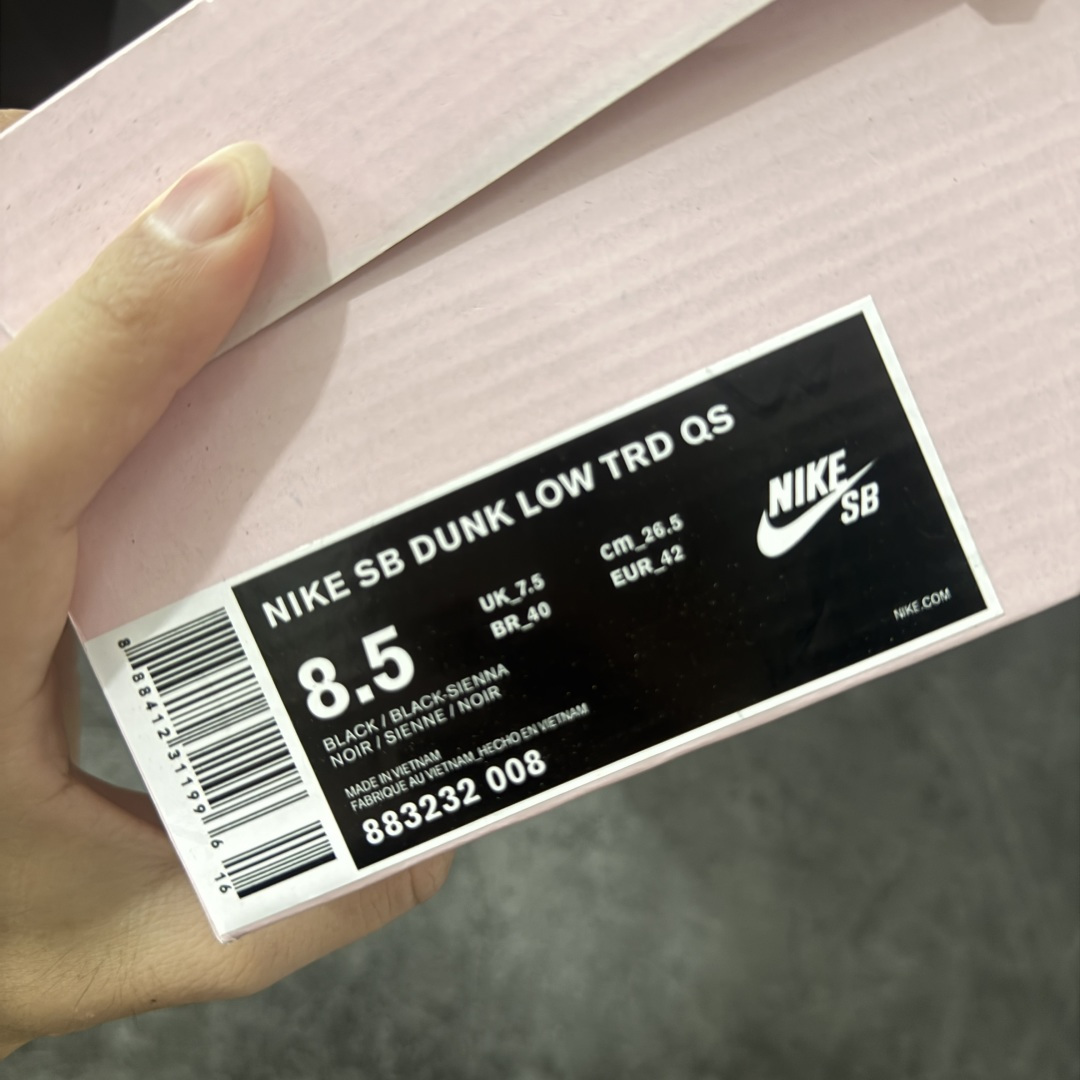 图片[10]-【纯原N版】Staple x Nike SB Dunk Low 元年配色 黑鸽子联名🕊 发售货号：883232-008 诠释当前市面最高版 购入发售原鞋开发，原装麂皮定制原版皮料 细节匹配原鞋 诠释当前最高版本 区别市售先行版本‼️ 尺码：39 40 40.5 41 42 42.5 43 44 44.5 45 46 47.5-选品中心