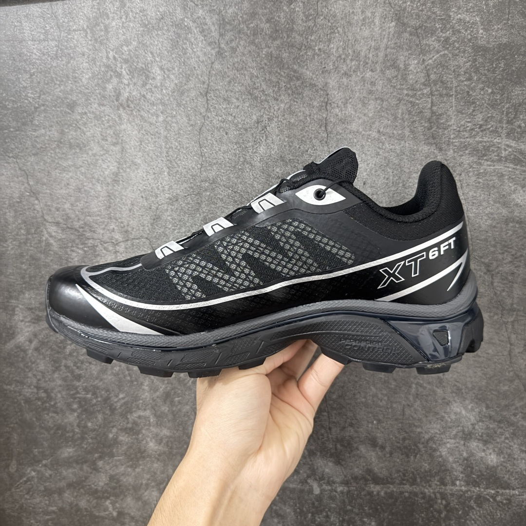 图片[2]-【PZ纯原版】SALOMON XT-6 FT 萨洛蒙潮流越野机能户外功能鞋 490971 全新版本出货 好货不怕晚 品质 细节 材料都是肉眼可以见！ 售前售后也是其它工厂无法匹敌！ 纯原外贸平台特供订单 耗时半年巨作 全套原纸板楦头开发 原厂特供网布配套加持 确保原汁原味 完美呈现版型 原档数据独家私模五层组合大底 原装Ortholite轻量化鞋垫 中底布带钢印编号 原厂TPU锁扣 进口港宝加持 后跟自然饱满 还原公司包裹性 鞋面以“锯齿”状的包裹系统呈现 在基色底之下加入了各种色点缀 将公司的最新技术和时尚前卫的造型融入耐用的长跑款式中 鞋面由 TPU 薄膜制成 并焊接在高耐磨网眼上 使其既时尚又坚固 由 ACS底盘支撑 可增强稳定性和支撑力 以及由橡胶凸耳 Contragrip外底覆盖的 EVA 缓冲中底 旨在应对崎岖的地形 鞋舌上的彩色Salomon 标签、Quicklace 系统以及鞋头、鞋舌和鞋跟上的附加品牌使细节更加完美 让穿着者可以轻松驾驭户外与通勤下的任何运动生活场景 无缝鞋身户外随意纵横 颜值与脚感兼备 出街通勤 绝对非常吸睛 你值得拥有 尺码：36 36.5 37.5 38 38.5 39 40 40.5 41 42 42.5 43 44 44.5 45-选品中心