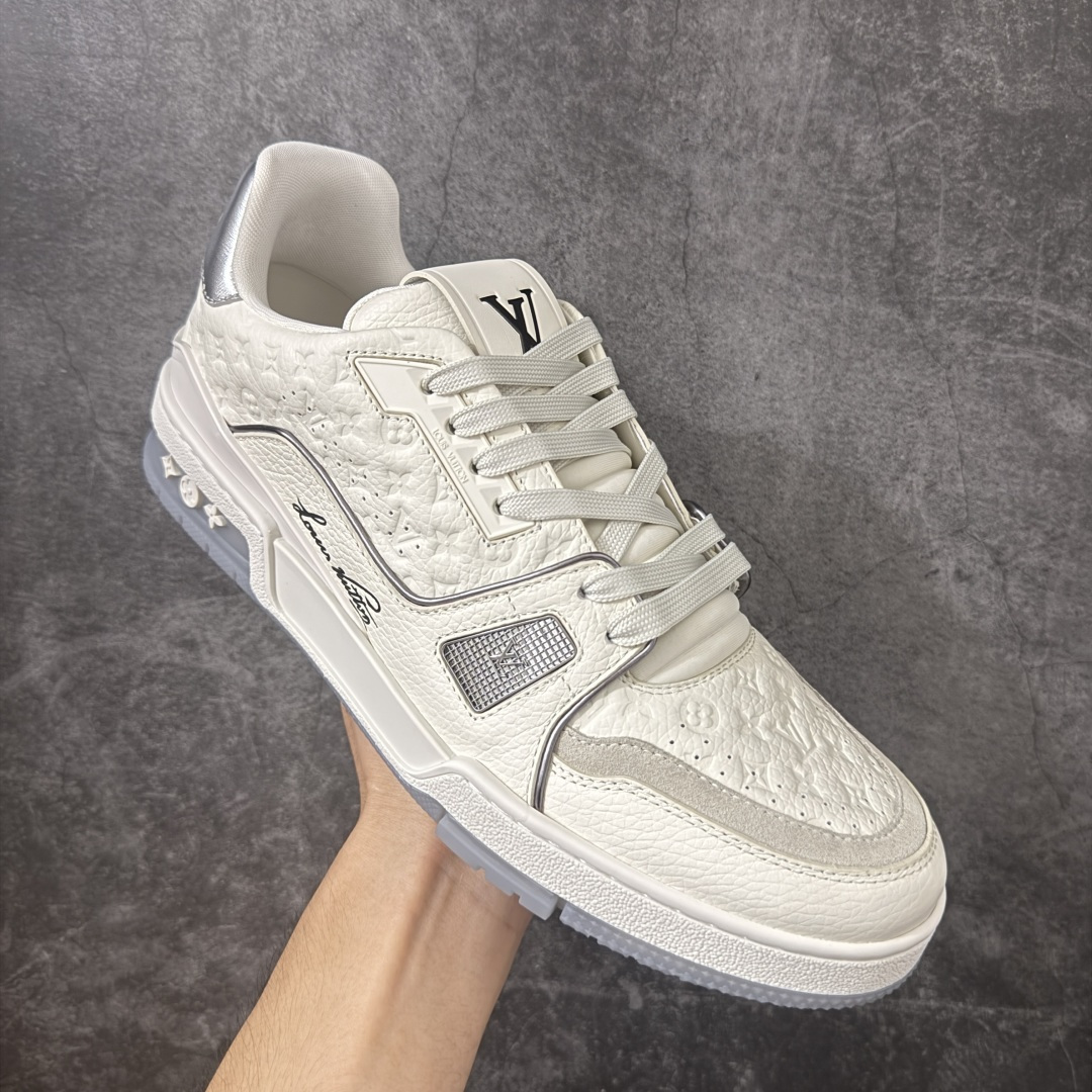 图片[3]-【佛山顶级超A版】Louis Vuitton LV Trainer系列 镭射红尾 仓库现货 当天可取 私人订单 专柜混卖零售专供 所有配色均为购买原版复刻 整体版型 皮料 市场独一无二 后跟版型都可以自行对比[机智]吊打市场所有货 怒甩十条街，欢迎拿市场各大工厂的货来对比！ 鞋舌烫金超正 压印程度秒杀市面90%以上的高端货 新配色陆续开发出货 尺码：39-46-选品中心