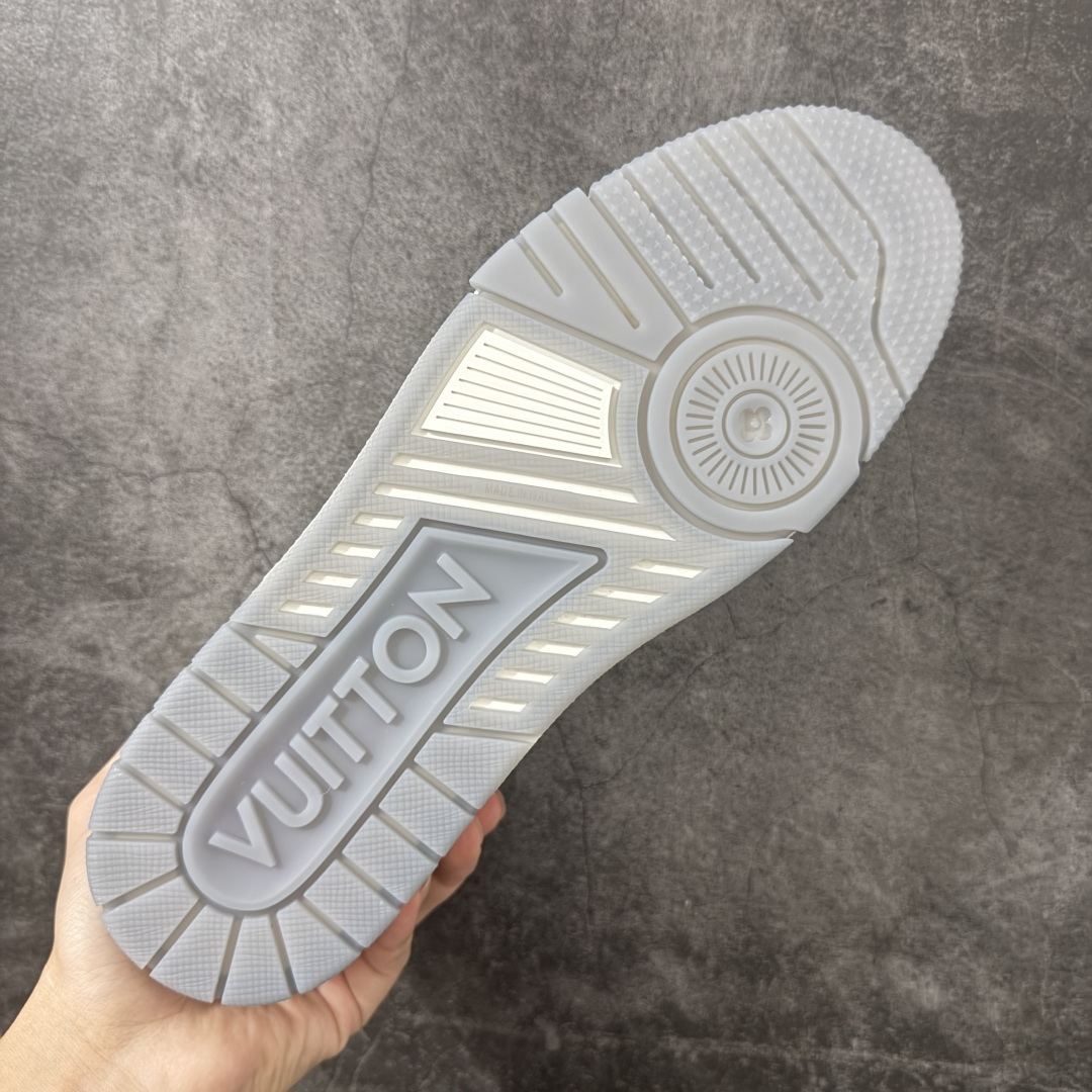 图片[9]-【佛山顶级超A版】Louis Vuitton LV Trainer系列 镭射红尾 仓库现货 当天可取 私人订单 专柜混卖零售专供 所有配色均为购买原版复刻 整体版型 皮料 市场独一无二 后跟版型都可以自行对比[机智]吊打市场所有货 怒甩十条街，欢迎拿市场各大工厂的货来对比！ 鞋舌烫金超正 压印程度秒杀市面90%以上的高端货 新配色陆续开发出货 尺码：39-46-选品中心