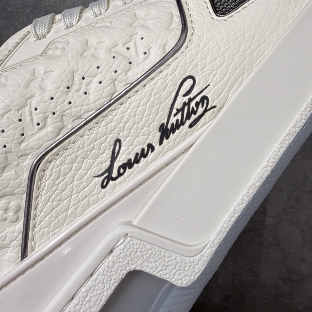 图片[4]-【佛山顶级超A版】Louis Vuitton LV Trainer系列 镭射红尾 仓库现货 当天可取 私人订单 专柜混卖零售专供 所有配色均为购买原版复刻 整体版型 皮料 市场独一无二 后跟版型都可以自行对比[机智]吊打市场所有货 怒甩十条街，欢迎拿市场各大工厂的货来对比！ 鞋舌烫金超正 压印程度秒杀市面90%以上的高端货 新配色陆续开发出货 尺码：39-46-选品中心