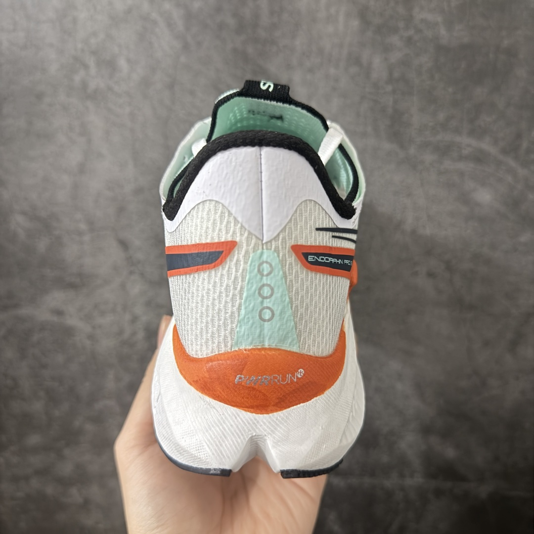图片[4]-【纯原版】Saucony ENDORPHIN Pro 5 啡鹏 5 尼龙板 百搭舒适 低帮 马拉松训练竞速跑步鞋 索康尼推出的跑鞋是一款外观激进但脚感舒适的跑鞋 采用了全新的中底设计和鞋面工程 保留了软弹脚感和稳定支撑 适合进阶跑者和喜欢软弹脚感的跑者选择 尺码：40-45带半码-选品中心