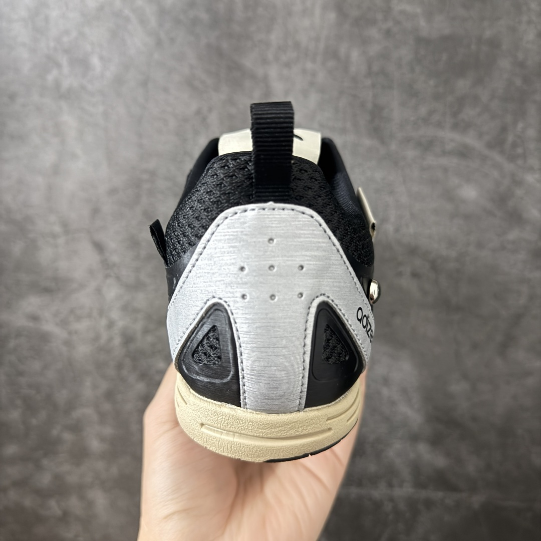 图片[4]-【CS纯原版】原装级别 SONG FOR THE MUTE x AD 阿迪 Adizero PR SFTM-006 联名款低帮休闲鞋 HP3523 1.原鞋原楦头打造完美版型 2.原盒开发 同正品一致立体钢印 区别市面普通印刷 3.鞋垫贴合欧索莱材质 鞋垫面高频立体印刷 鞋垫底同正品一致过胶纹路 4.鞋口材质色系纹路亮度均同正品一致 5.鞋面后套高剥太空革透心灰底，同原鞋一致，区别市面黑底材质。独家原鞋操作，太空革贴合胶膜，使其在前后帮成型的过程中，与鞋面完全贴合，后跟定型完美，区别市面太空革和鞋面直接缝合 6.鞋面网布纹路，网孔，克重，颜色等均按原鞋同步开发，区别市面不正确网孔纹路，不正确颜色 7.市面唯一跟原鞋同步，采用前帮+后帮成型工艺，真正把中底板和鞋面完全贴合，使鞋面和鞋底牢固贴合，不易开胶脱底。区别市面拉帮中底或在拉帮中底上面再简单覆盖中底板，以假充正 8.独家私模 鞋底同原鞋一致，采用MD和RB组合而成。SFTM-006 这款联名跑步鞋，属于薄底跑步鞋，所以MD需要一定的硬度支撑穿着者，才能保证运动的时候脚感舒适。区别市面一体描漆大底，以及把MD打软的错误操作 9.市面唯一跟原鞋同步，采用前帮+后帮成型工艺，真正把中底板和鞋面完全贴合，使鞋面和鞋底牢固贴合，不易开胶脱底。区别市面拉帮中底或在拉帮中底上面再简单覆盖中底板，以假充正 尺码：36 36.5 37 38 38.5 39 40 40.5 41 42 42.5 43 44 44.5 45-选品中心