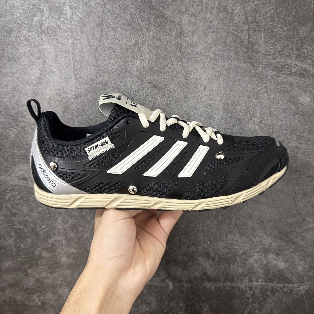 【CS纯原版】原装级别 SONG FOR THE MUTE x AD 阿迪 Adizero PR SFTM-006 联名款低帮休闲鞋 HP3523 1.原鞋原楦头打造完美版型 2.原盒开发 同正品一致立体钢印 区别市面普通印刷 3.鞋垫贴合欧索莱材质 鞋垫面高频立体印刷 鞋垫底同正品一致过胶纹路 4.鞋口材质色系纹路亮度均同正品一致 5.鞋面后套高剥太空革透心灰底，同原鞋一致，区别市面黑底材质。独家原鞋操作，太空革贴合胶膜，使其在前后帮成型的过程中，与鞋面完全贴合，后跟定型完美，区别市面太空革和鞋面直接缝合 6.鞋面网布纹路，网孔，克重，颜色等均按原鞋同步开发，区别市面不正确网孔纹路，不正确颜色 7.市面唯一跟原鞋同步，采用前帮+后帮成型工艺，真正把中底板和鞋面完全贴合，使鞋面和鞋底牢固贴合，不易开胶脱底。区别市面拉帮中底或在拉帮中底上面再简单覆盖中底板，以假充正 8.独家私模 鞋底同原鞋一致，采用MD和RB组合而成。SFTM-006 这款联名跑步鞋，属于薄底跑步鞋，所以MD需要一定的硬度支撑穿着者，才能保证运动的时候脚感舒适。区别市面一体描漆大底，以及把MD打软的错误操作 9.市面唯一跟原鞋同步，采用前帮+后帮成型工艺，真正把中底板和鞋面完全贴合，使鞋面和鞋底牢固贴合，不易开胶脱底。区别市面拉帮中底或在拉帮中底上面再简单覆盖中底板，以假充正 尺码：36 36.5 37 38 38.5 39 40 40.5 41 42 42.5 43 44 44.5 45-选品中心