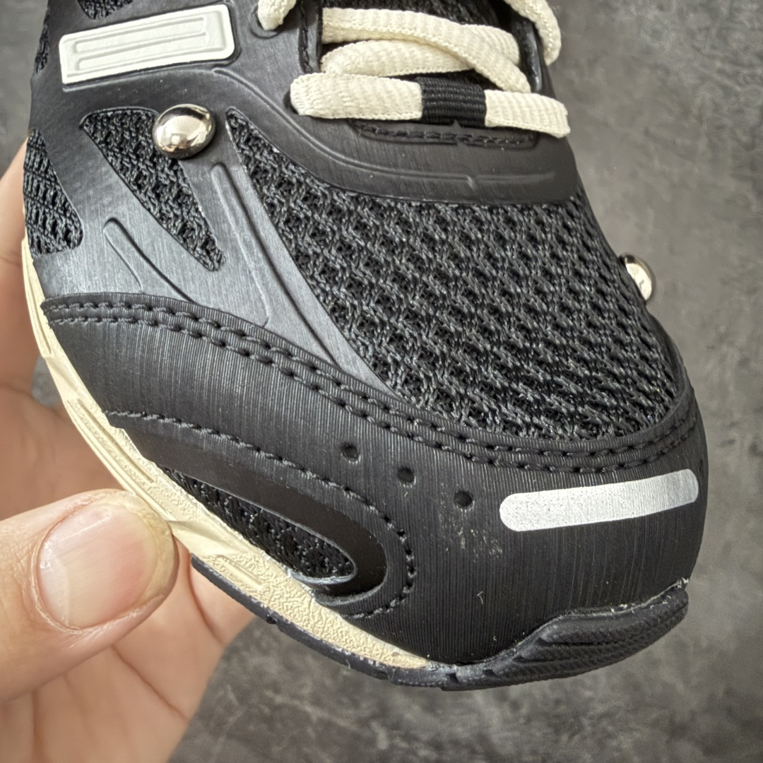 图片[5]-【CS纯原版】原装级别 SONG FOR THE MUTE x AD 阿迪 Adizero PR SFTM-006 联名款低帮休闲鞋 HP3523 1.原鞋原楦头打造完美版型 2.原盒开发 同正品一致立体钢印 区别市面普通印刷 3.鞋垫贴合欧索莱材质 鞋垫面高频立体印刷 鞋垫底同正品一致过胶纹路 4.鞋口材质色系纹路亮度均同正品一致 5.鞋面后套高剥太空革透心灰底，同原鞋一致，区别市面黑底材质。独家原鞋操作，太空革贴合胶膜，使其在前后帮成型的过程中，与鞋面完全贴合，后跟定型完美，区别市面太空革和鞋面直接缝合 6.鞋面网布纹路，网孔，克重，颜色等均按原鞋同步开发，区别市面不正确网孔纹路，不正确颜色 7.市面唯一跟原鞋同步，采用前帮+后帮成型工艺，真正把中底板和鞋面完全贴合，使鞋面和鞋底牢固贴合，不易开胶脱底。区别市面拉帮中底或在拉帮中底上面再简单覆盖中底板，以假充正 8.独家私模 鞋底同原鞋一致，采用MD和RB组合而成。SFTM-006 这款联名跑步鞋，属于薄底跑步鞋，所以MD需要一定的硬度支撑穿着者，才能保证运动的时候脚感舒适。区别市面一体描漆大底，以及把MD打软的错误操作 9.市面唯一跟原鞋同步，采用前帮+后帮成型工艺，真正把中底板和鞋面完全贴合，使鞋面和鞋底牢固贴合，不易开胶脱底。区别市面拉帮中底或在拉帮中底上面再简单覆盖中底板，以假充正 尺码：36 36.5 37 38 38.5 39 40 40.5 41 42 42.5 43 44 44.5 45-选品中心