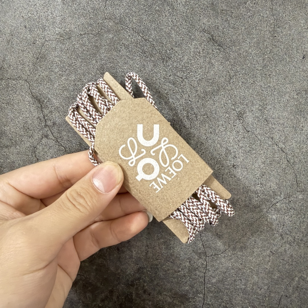 图片[12]-【莞产顶级】LOEWE罗意威 x ON昂跑 联名款 Cloudsolo系列 •原鞋一致橡胶底 原版高弹MD 加爆米花料 •正确后跟小蛮腰 •Logo立体有光泽度 •正确鞋头饱满立体 •鞋舌TPU立体高频 •正确鞋面网布多层厚实材料 •后跟织带高频立体 织带上浆加硬 •正确鞋带头滴胶柔软 •正确鞋垫前薄后厚有弹性（欧奈斯材料，非普通海玻璃） 尺码：36 36.5 37 37.5 38 38.5 39 40 40.5 41 42 42.5 43 44 44.5 45 46（真半码）-选品中心