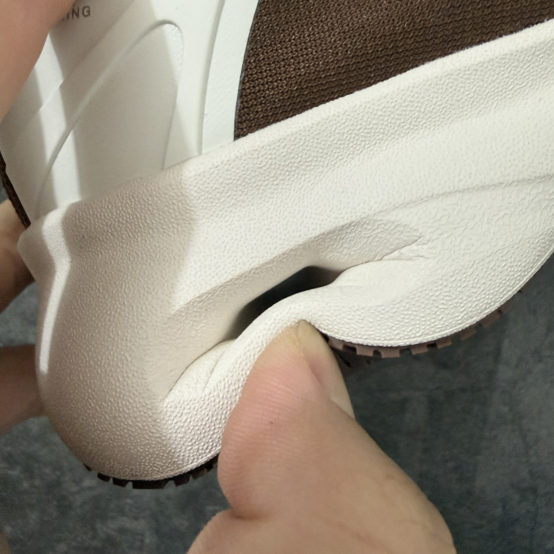 图片[10]-【莞产顶级】LOEWE罗意威 x ON昂跑 联名款 Cloudsolo系列 •原鞋一致橡胶底 原版高弹MD 加爆米花料 •正确后跟小蛮腰 •Logo立体有光泽度 •正确鞋头饱满立体 •鞋舌TPU立体高频 •正确鞋面网布多层厚实材料 •后跟织带高频立体 织带上浆加硬 •正确鞋带头滴胶柔软 •正确鞋垫前薄后厚有弹性（欧奈斯材料，非普通海玻璃） 尺码：36 36.5 37 37.5 38 38.5 39 40 40.5 41 42 42.5 43 44 44.5 45 46（真半码）-选品中心