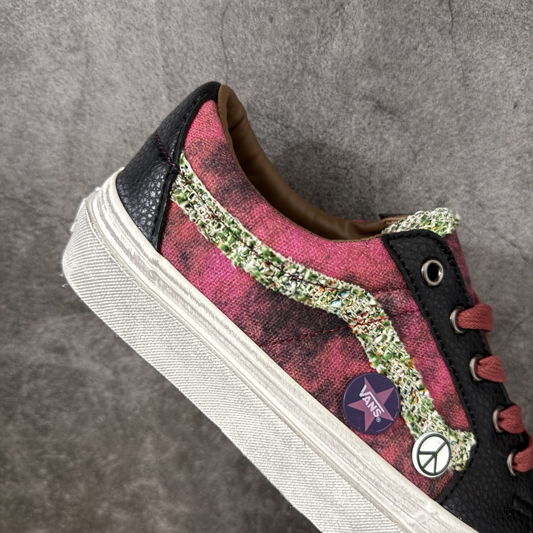 图片[7]-【公司级】Vans Sk8-Low 徽章限定 香奈儿二代 简约休闲舒适板鞋  #鞋面采用优质帆布打造 柔韧透气 复古毛边织带侧边条纹 层次丰富 搭配多款趣味装饰徽章 可拆卸自由组合 随心打造专属造型 撞色加粗鞋带 白色包边橡胶大底 防滑耐磨 脚感平稳 货号：VN0A4UUK6BT  尺码：35 36 36.5 37 38 38.5 39 40 40.5 41 42 42.5 43 44 45-选品中心