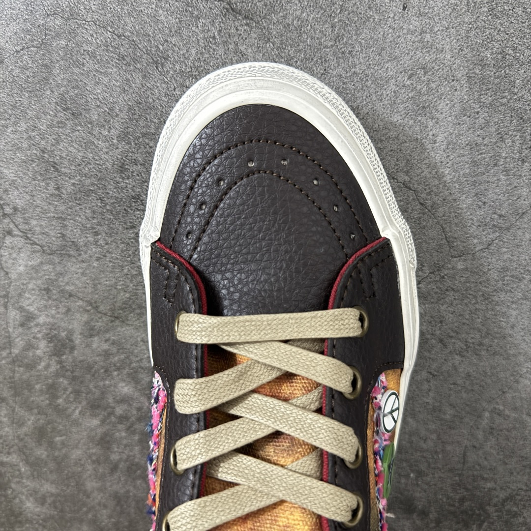 图片[5]-【公司级】Vans Sk8-Low 徽章限定 香奈儿二代 简约休闲舒适板鞋  #鞋面采用优质帆布打造 柔韧透气 复古毛边织带侧边条纹 层次丰富 搭配多款趣味装饰徽章 可拆卸自由组合 随心打造专属造型 撞色加粗鞋带 白色包边橡胶大底 防滑耐磨 脚感平稳 货号：VN0A4UUK6BT  尺码：35 36 36.5 37 38 38.5 39 40 40.5 41 42 42.5 43 44 45-选品中心