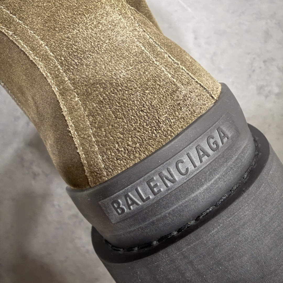 图片[2]-【莞产G版】】 Balenciaga Strike 巴黎世家厚底马丁靴休闲军靴德比靴鞋 原版购入开发 做货 极致做旧 巴黎世家做旧的款式百分之90都是好看的 这双靴子也不例外 破旧风格 双层材质 外层粗帆布做了磨损和褪色处理 内层做了透气网状里布 比较惊艳的是鞋底和鞋侧橡胶 原版定制进口做旧帆布 原版进口透气网里 原版开模橡胶大底 增高底厚5CM超显大长腿NCC 尺码： 39 40 41 42 43 44 45-选品中心