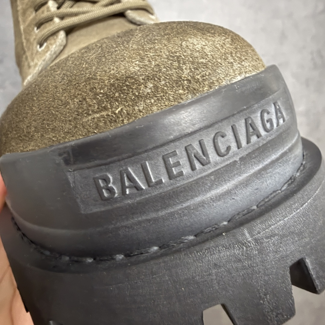 图片[5]-【莞产G版】】 Balenciaga Strike 巴黎世家厚底马丁靴休闲军靴德比靴鞋 原版购入开发 做货 极致做旧 巴黎世家做旧的款式百分之90都是好看的 这双靴子也不例外 破旧风格 双层材质 外层粗帆布做了磨损和褪色处理 内层做了透气网状里布 比较惊艳的是鞋底和鞋侧橡胶 原版定制进口做旧帆布 原版进口透气网里 原版开模橡胶大底 增高底厚5CM超显大长腿NCC 尺码： 39 40 41 42 43 44 45-选品中心