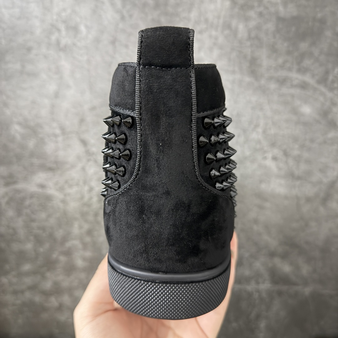 图片[4]-【莞产版本】法国品牌Christian Louboutin CL（路铂廷） 红底鞋 男鞋高帮红底鞋水钻系带运动休闲板鞋 高品质做工 细节完美 面料多材料拼接 镶嵌水钻不易掉钻 水钻装饰点缀 舒适圆头设计不挤脚 手工缝制线牢固不掉底 系带设计 内里二层猪皮 脚感舒适有质感 TPU鞋底 底厚约2.5cm 尺码：39-46-选品中心