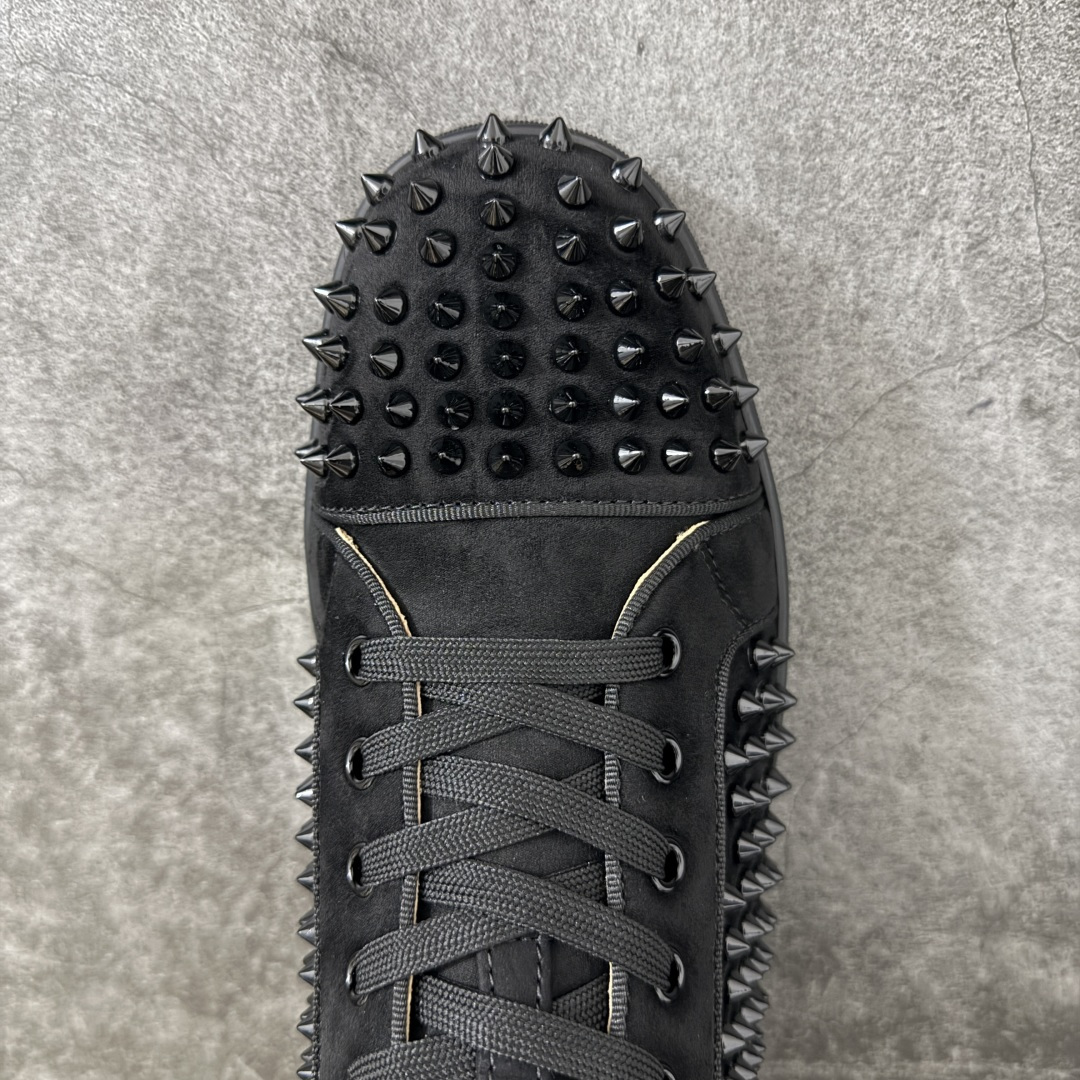 图片[5]-【莞产版本】法国品牌Christian Louboutin CL（路铂廷） 红底鞋 男鞋高帮红底鞋水钻系带运动休闲板鞋 高品质做工 细节完美 面料多材料拼接 镶嵌水钻不易掉钻 水钻装饰点缀 舒适圆头设计不挤脚 手工缝制线牢固不掉底 系带设计 内里二层猪皮 脚感舒适有质感 TPU鞋底 底厚约2.5cm 尺码：39-46-选品中心