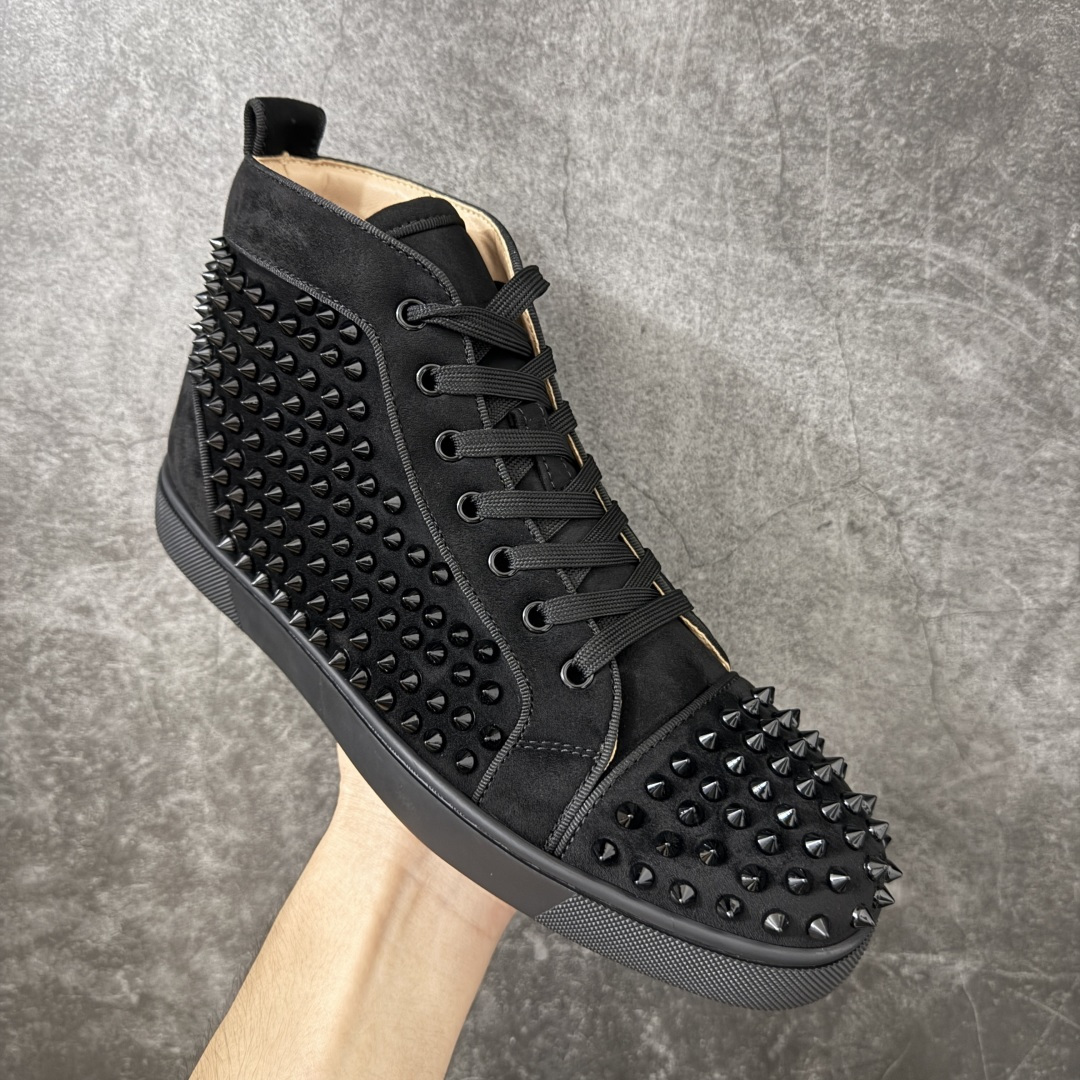 图片[3]-【莞产版本】法国品牌Christian Louboutin CL（路铂廷） 红底鞋 男鞋高帮红底鞋水钻系带运动休闲板鞋 高品质做工 细节完美 面料多材料拼接 镶嵌水钻不易掉钻 水钻装饰点缀 舒适圆头设计不挤脚 手工缝制线牢固不掉底 系带设计 内里二层猪皮 脚感舒适有质感 TPU鞋底 底厚约2.5cm 尺码：39-46-选品中心