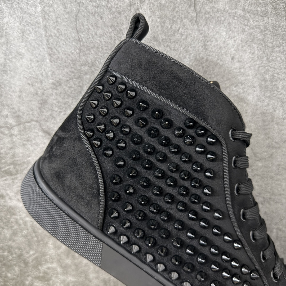 图片[7]-【莞产版本】法国品牌Christian Louboutin CL（路铂廷） 红底鞋 男鞋高帮红底鞋水钻系带运动休闲板鞋 高品质做工 细节完美 面料多材料拼接 镶嵌水钻不易掉钻 水钻装饰点缀 舒适圆头设计不挤脚 手工缝制线牢固不掉底 系带设计 内里二层猪皮 脚感舒适有质感 TPU鞋底 底厚约2.5cm 尺码：39-46-选品中心