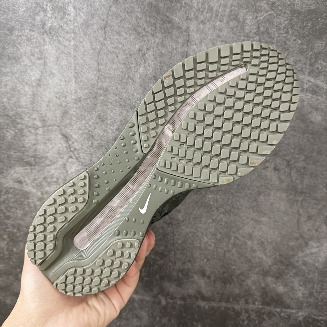 图片[9]-【纯原S版】Nike Pegasus Premium SE 舒适百搭减震防滑耐磨透气 低帮跑步鞋 简约又不失活力，上脚超吸睛。  它不仅颜值高，性能更是一绝！  全掌气垫科技，减震防滑超耐磨，每一步都能感受到强劲回弹，给双脚舒适支撑。  透气鞋面，跑步时双脚也能自由呼吸。    #独家原包 原底原料 开模打造  #原厂鞋标 高精密准度  #原楦原纸板开发 匹配原版98%以上  #后跟弧度 正确呈现  #原厂皮料 质感无敌  #皮料切割干净 无任何毛边 清洁度细节完美  货号：IM6000-264 尺码：35.5-46-选品中心