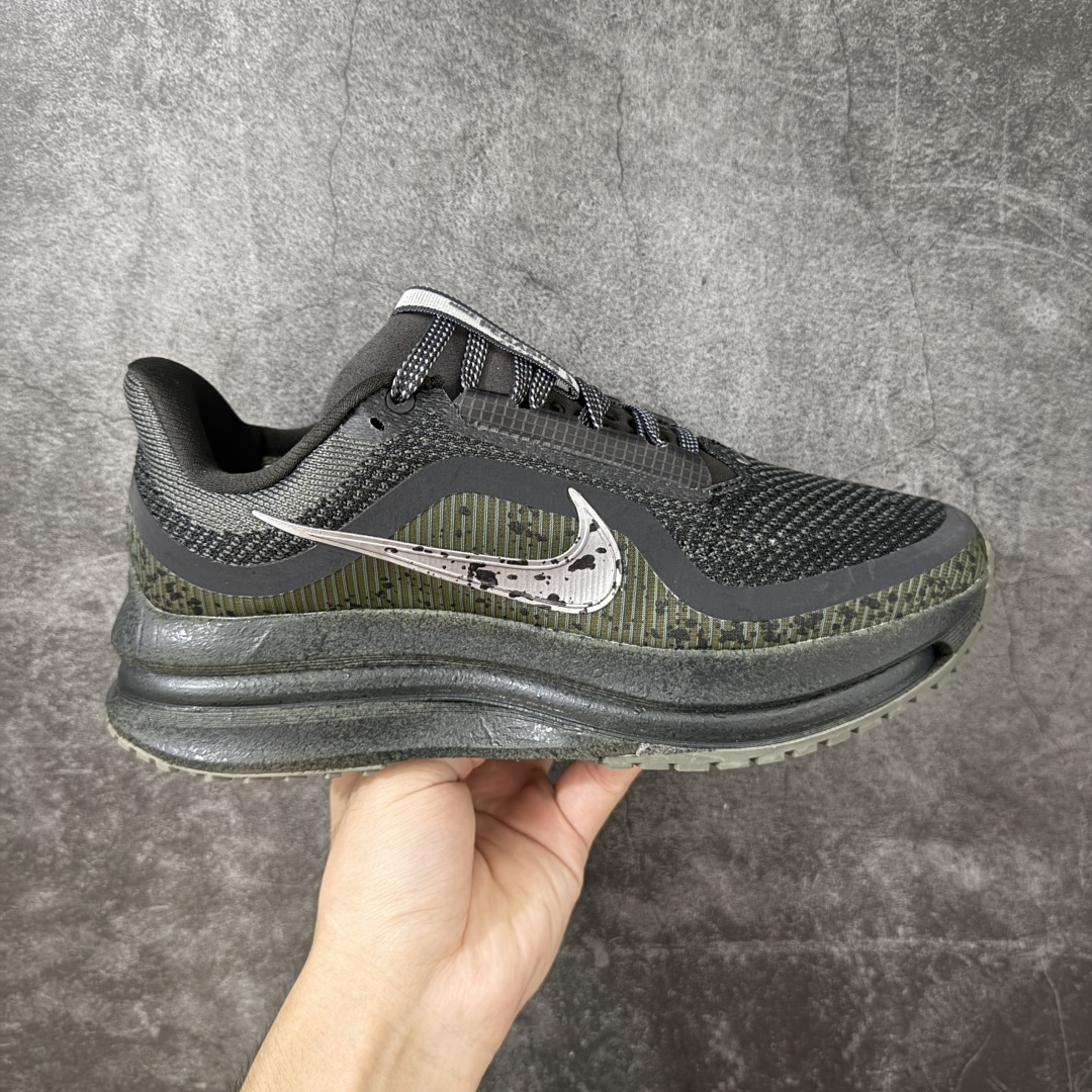 【纯原S版】Nike Pegasus Premium SE 舒适百搭减震防滑耐磨透气 低帮跑步鞋 简约又不失活力，上脚超吸睛。  它不仅颜值高，性能更是一绝！  全掌气垫科技，减震防滑超耐磨，每一步都能感受到强劲回弹，给双脚舒适支撑。  透气鞋面，跑步时双脚也能自由呼吸。    #独家原包 原底原料 开模打造  #原厂鞋标 高精密准度  #原楦原纸板开发 匹配原版98%以上  #后跟弧度 正确呈现  #原厂皮料 质感无敌  #皮料切割干净 无任何毛边 清洁度细节完美  货号：IM6000-264 尺码：35.5-46-选品中心