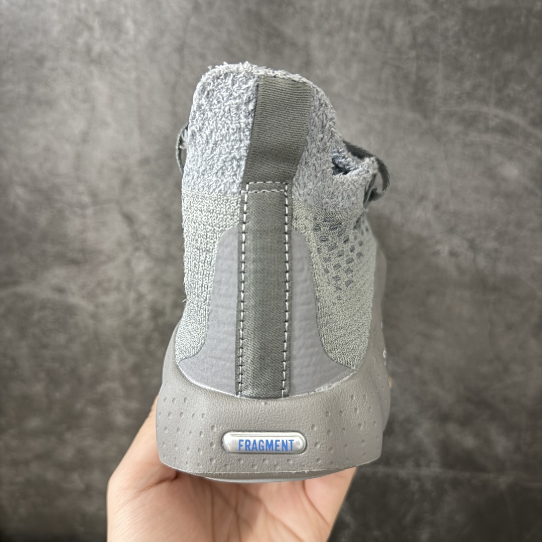 图片[4]-【公司级H版】Fragment Design x NK Mind 002 藤原浩联名 足底按摩舒适运动休闲训练鞋 灰色 IQ8504-001 全套原厂楦头原纸板数据档案 历时四个月倾力打造 原厂0937机台Flyknit飞织工艺 鞋面针织密度弹性完美同步原鞋 工艺同步公司 原厂压底模 加固按摩单元 防止颗粒松动 原装TUP鞋扣 亮黑后跟条 白色字体采用工业级丝网印刷（丝印）工艺 字体边缘锐利清晰 笔画粗细均匀 没有毛边或晕染 依旧延续Mind系列的标志性外观 采用黑色Flyknit鞋面 并用到拼接结构和外露缝线强调设计感 鞋底依旧配备22个皇家蓝独立泡棉按摩球 鞋底的FRAGMENT经典标语也同样保留其中 还在鞋舌加入了一块印有闪电章的特殊提环 来进一步表明联名身份 正常尺码 尺码：36 36.5 37.5 38 38.5 39 40 40.5 41 42 42.5 43 44 44.5 45 46-选品中心
